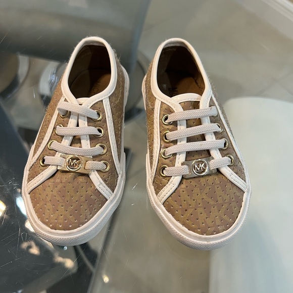 Michael Kors toddler girls sneakers size 8 - Picture 2 of 7